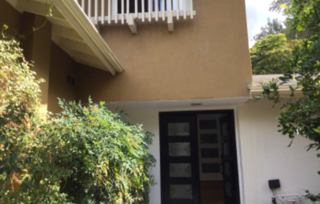 22798 Avenue San Luis,