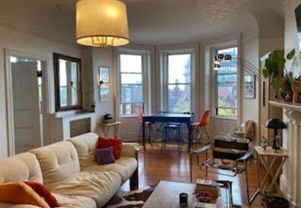 1 bed, 1 bath, 581 sqft, $3,500, Unit 5B