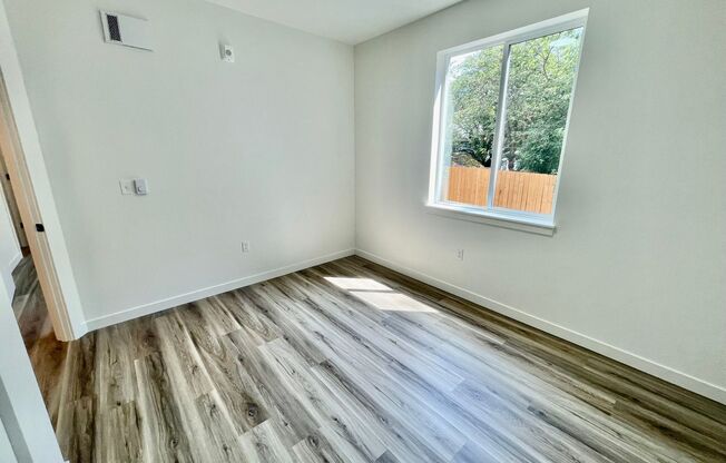 2 beds, 1 bath, 800 sqft, $2,045, Unit 3