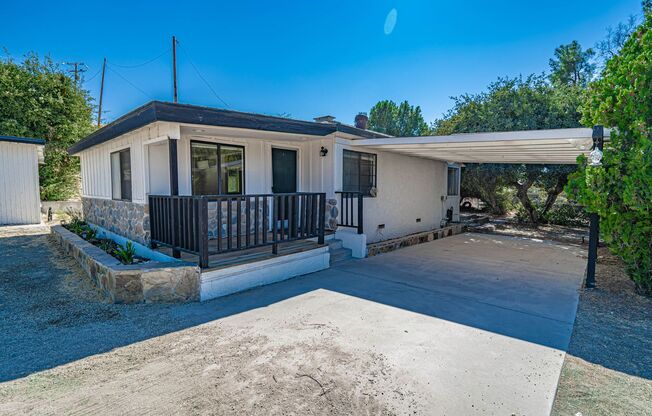 2 Bedroom Single Story in Santa Clarita.