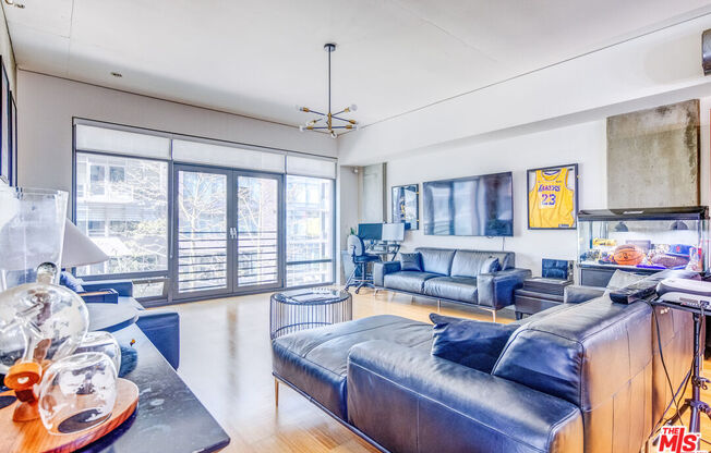 1 bed, 1 bath, 1,100 sqft, $3,200, Unit 706