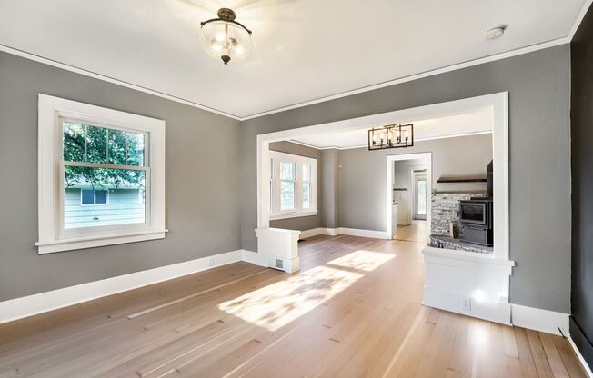 Beautiful 4bed/2bath Home in Historic Downtown Snoqualmie!