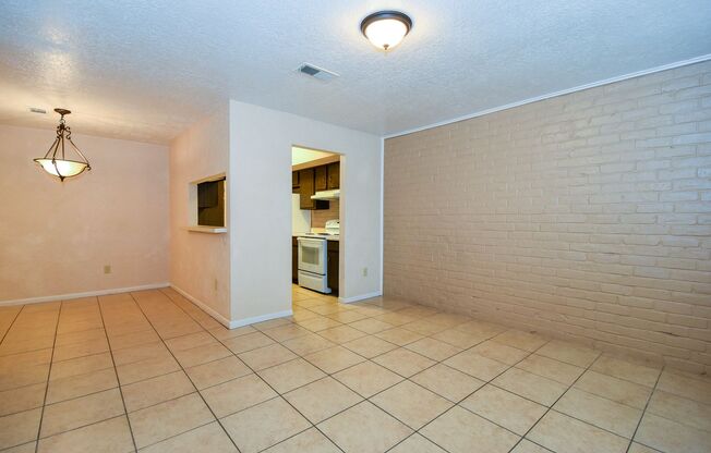 2 BEDROOM 2 BATH PATIO HOME WITH 1010 SF