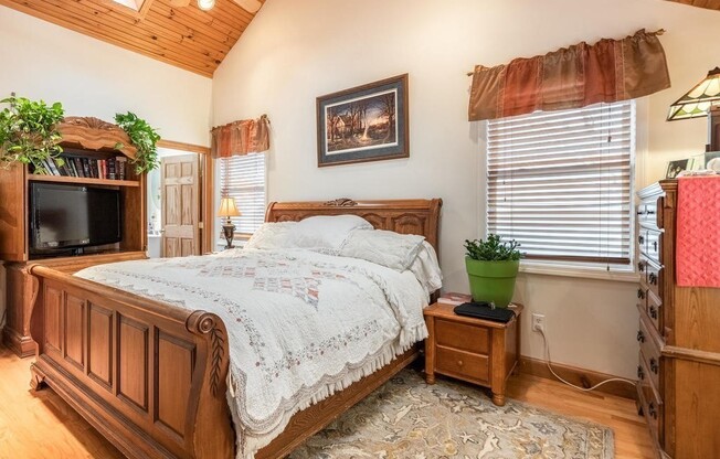 3 beds, 2.5 baths, 1,844 sqft, $4,295