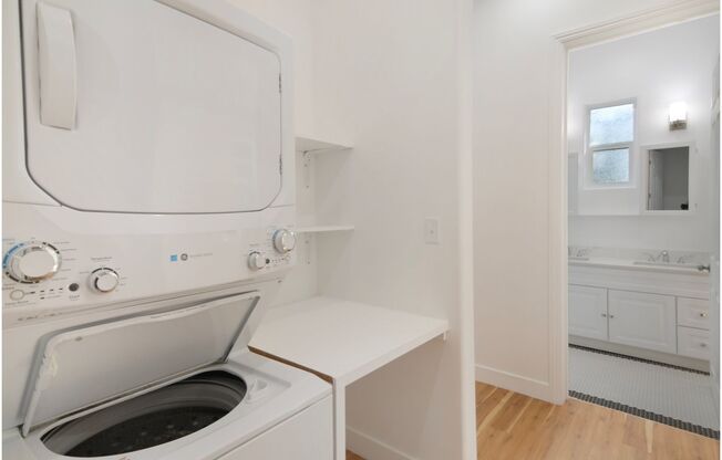 2 beds, 1 bath, $3,200