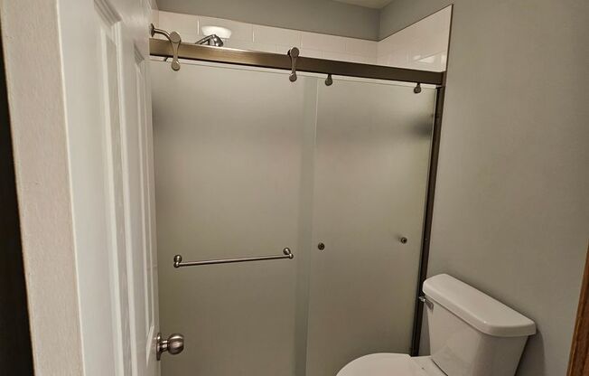 1 bed, 1 bath, 676 sqft, $1,125, Unit 25 - 216