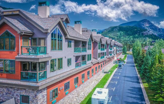 Evolve Real Estate: 6 Mos Lease Only Large Fully Furnished Condo Walking Distance to Keystone Village and Mountain House Base