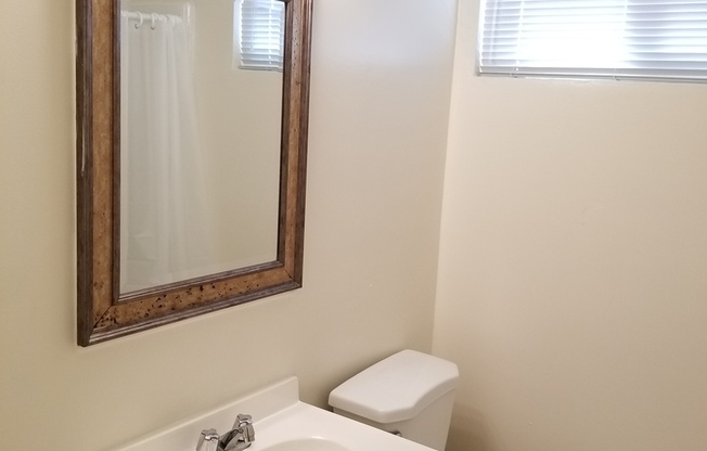 Studio, 1 bath, 350 sqft, $1,650, Unit 29