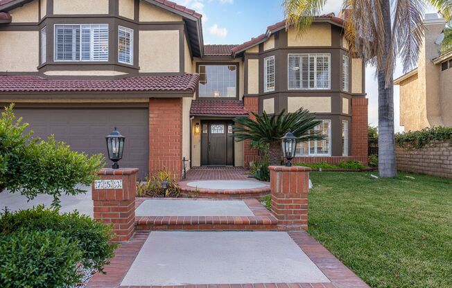 Fully furnished Canyon View 5 Bed Single Family