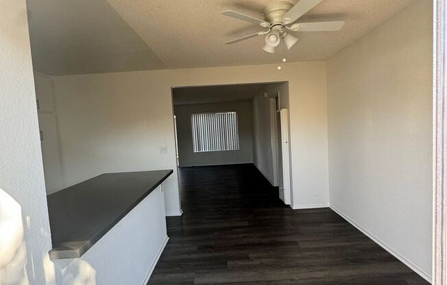 2 beds, 1 bath, $2,800, Unit B101