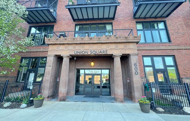 2 beds, 2 baths, 2,000 sqft, $4,550, Unit 600 Broadway Ave NW - Unit 601 A