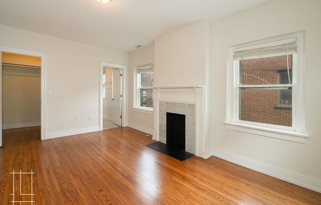 2 beds, 2 baths, $1,800, Unit 19 W. 1st Ave Apt. 201