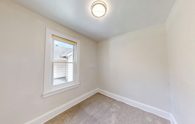 2 beds, 1 bath, 735 sqft, $900, Unit Unit 4
