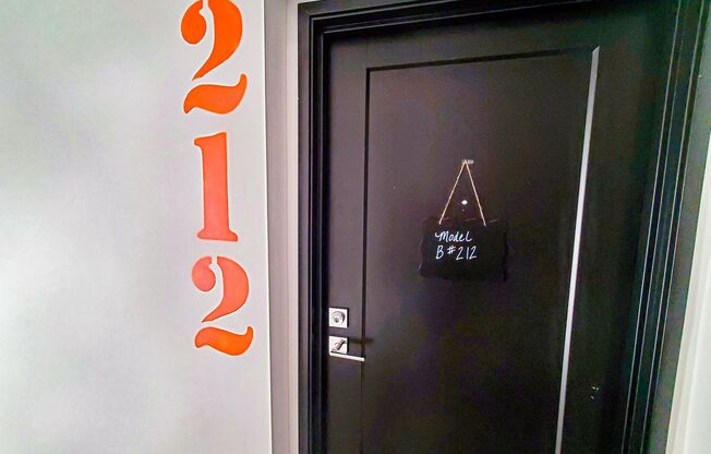 Studio, 1 bath, 475 sqft, $920, Unit B212