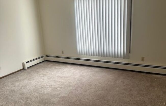 1 bed, 1 bath, 694 sqft, $1,100, Unit 35-203