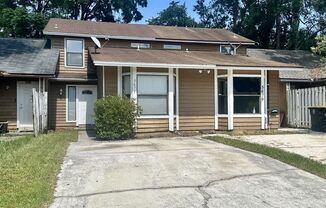 3 BR 2 BA Townhome- LEXINGTON SQUARE