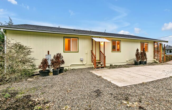 Stunning 3-Bedroom Home in Port Orchard