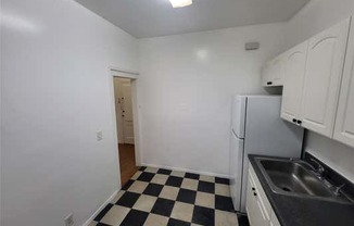 37 68 64 ST