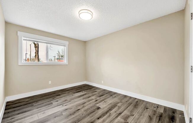 2 beds, 1 bath, 880 sqft, $1,395, Unit #1