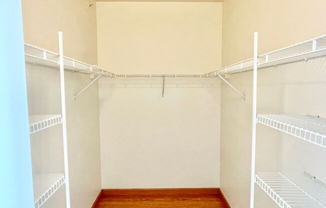2 beds, 2 baths, $5,800, Unit Unit 520