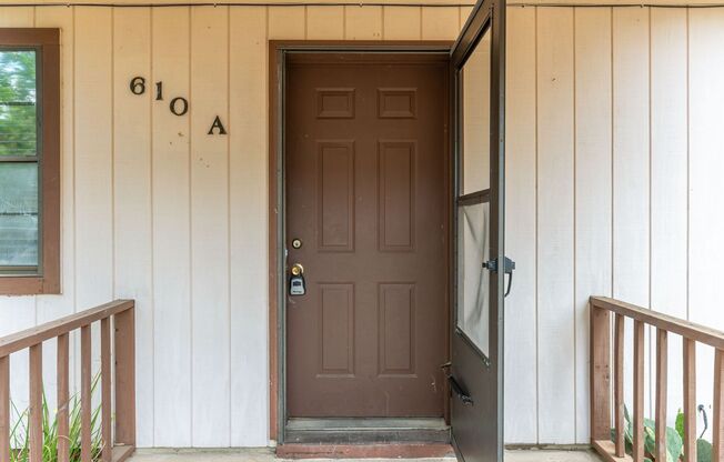 Cozy duplex in the heart of Niceville!
