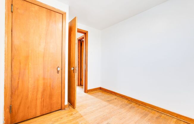 3 beds, 1 bath, $1,200, Unit 1