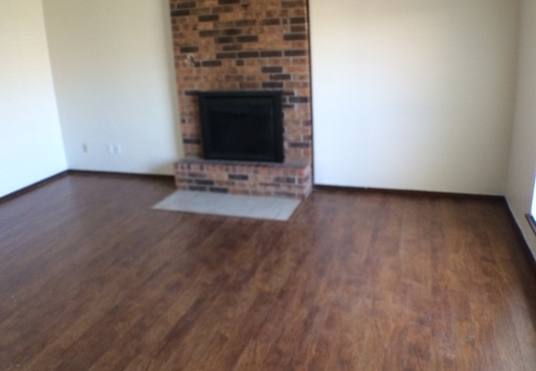Move in Special!! 3 Bed, 2 bath, 2 car garage home - Noble, OK