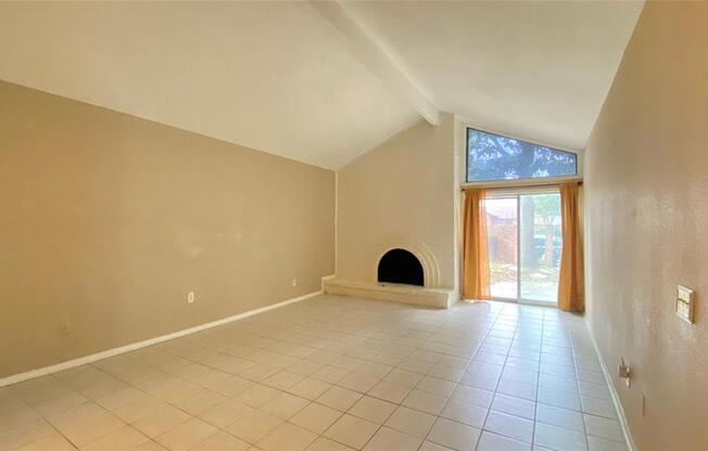 4714 N CASHEL CIR