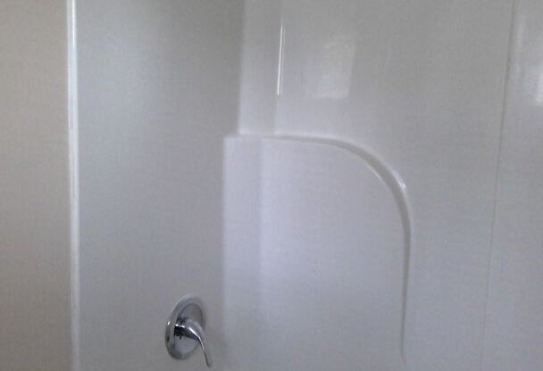 Studio, 1 bath, 550 sqft, $775, Unit 824
