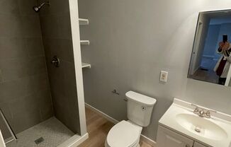 2 beds, 1 bath, $1,400, Unit 1F