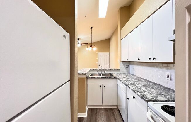 1 bed, 1 bath, $1,280, Unit Unit 338