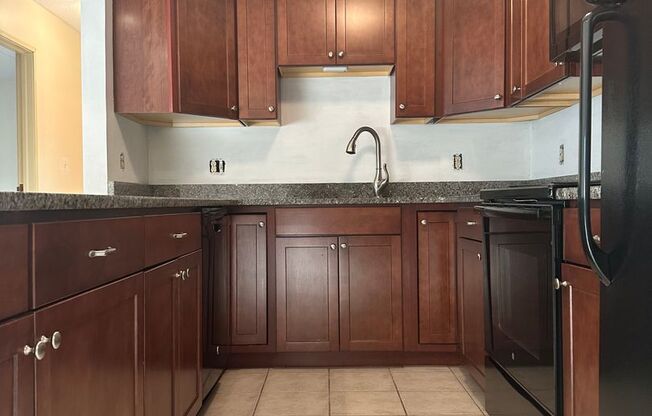 1 bed, 1 bath, 908 sqft, $3,000, Unit T103