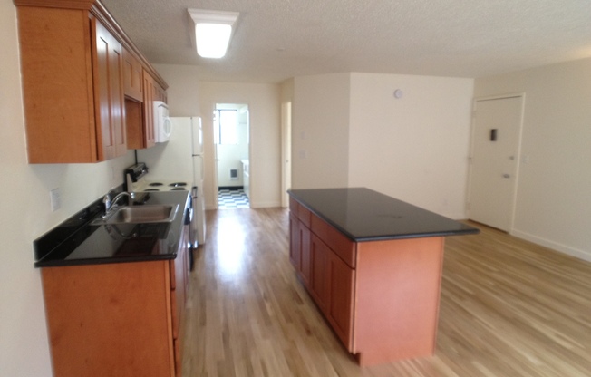 1 bed, 1 bath, 600 sqft, $1,395, Unit 6