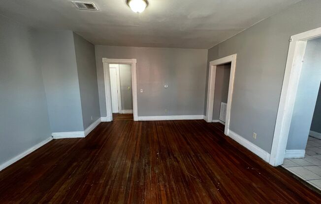 4 beds, 1 bath, 1,694 sqft, $1,900, Unit 216 Pine St - 2nd Floor