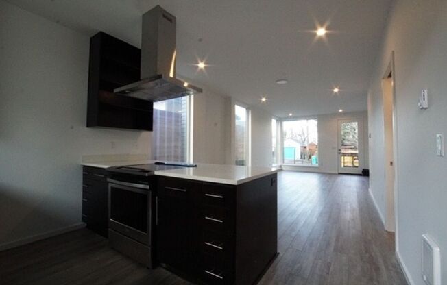 Beautiful 2bd/2.5ba North Portland Townhome! Weil Bixby Architecture - 1516sqft
