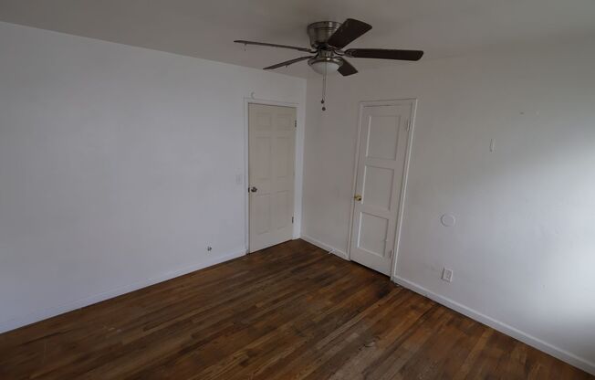 3 beds, 1 bath, $1,450, Unit #A