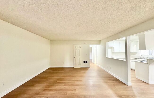 2 beds, 1 bath, 900 sqft, $2,450, Unit 71