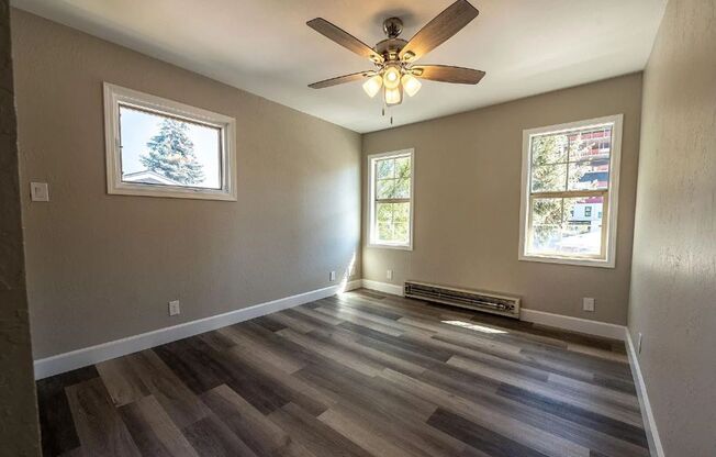 1449 Hillside Dr *