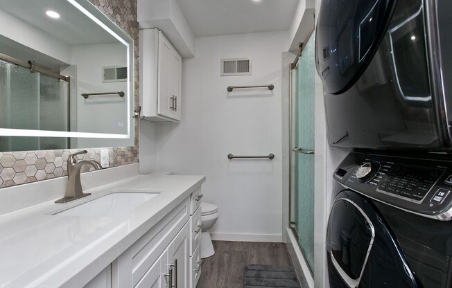 2 beds, 2 baths, $3,350, Unit #1407