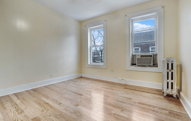 496 E 95 ST