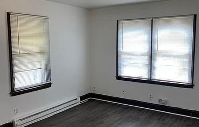 2 beds, 1 bath, $1,000