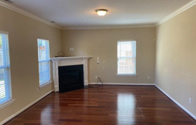 105 SALTYBROOK LN