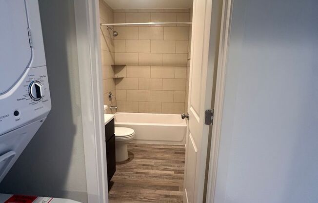 Studio, 1 bath, 475 sqft, $1,125, Unit 117