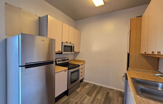 Spacious 3-Bedroom Condo in UTC Area, San Diego