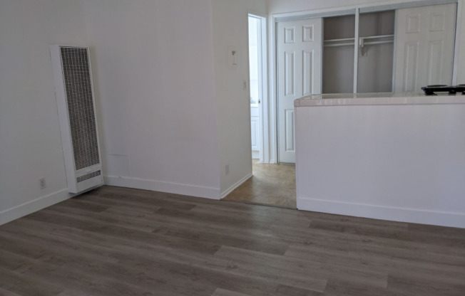 1602 N MARIPOSA AVE