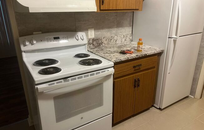 2 beds, 1 bath, $1,200