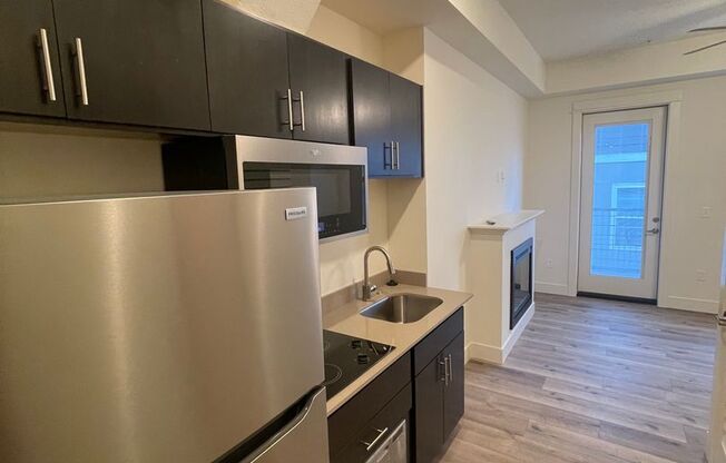 Studio, 1 bath, 340 sqft, $1,149, Unit 1302