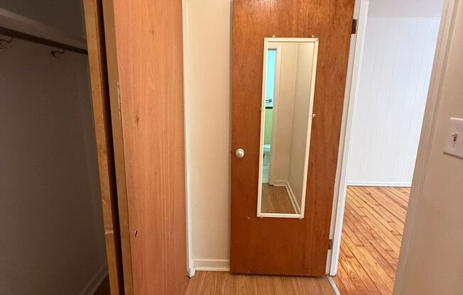 Studio, 1 bath, 487 sqft, $1,250, Unit Fifth 206