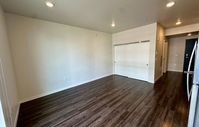 Studio, 1 bath, 430 sqft, $1,499, Unit Unit 412