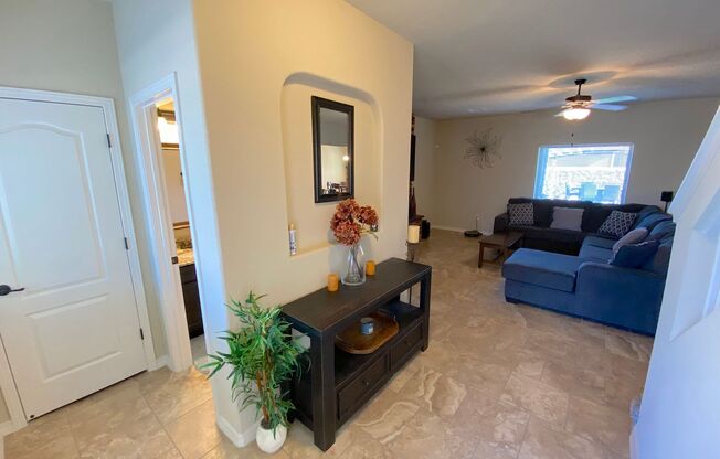East El Paso 3 bed Refrig A/C w/ Gorgeous Yard!